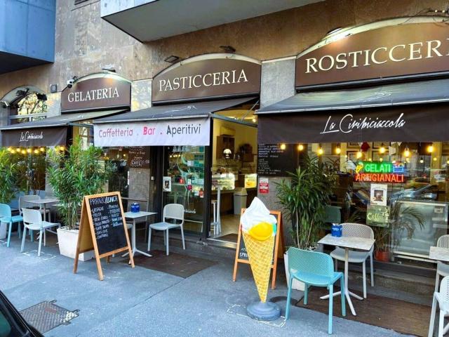 Locale Commerciale in vendita a Municipio 3, Milano