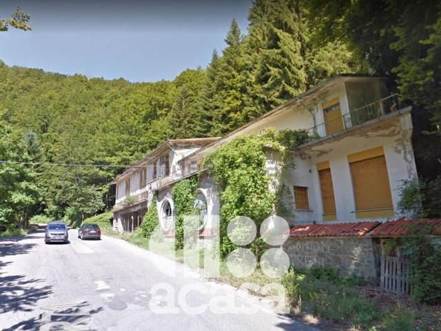 Locale Commerciale in vendita a Vilaggio Ravenna Montana, Bagno di Romagna