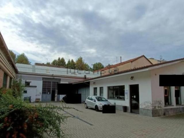 Locale Commerciale in vendita a Piemonte, Asti