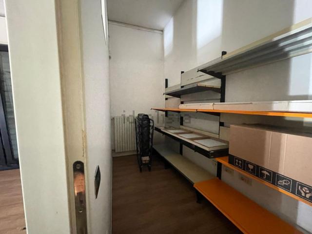 Locale Commerciale in vendita a Abano Terme Bagni, Veneto