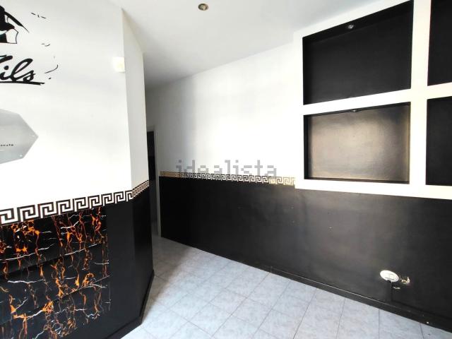 Locale Commerciale in vendita a Piemonte, Alessandria