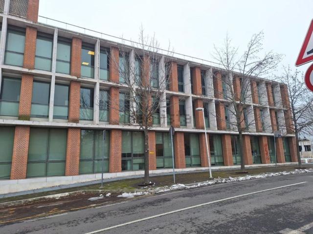 Locale Commerciale in vendita a Unione dei comuni Valle del Savio, Cesenà