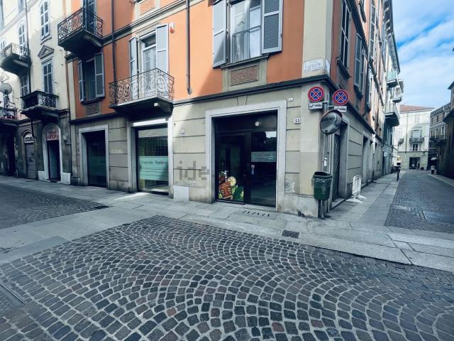 Locale Commerciale in vendita a Piemonte, Alessandria