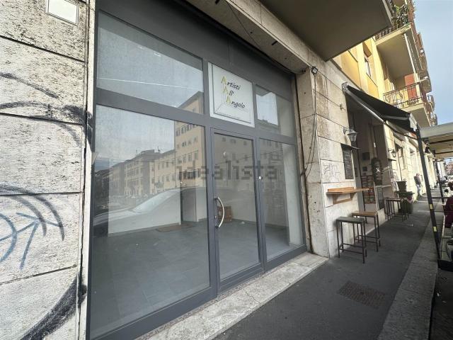 Locale Commerciale in vendita a Venezia Nuova, Livorno