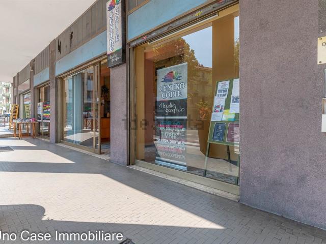 Locale Commerciale in vendita a Borghetto, Piemonte