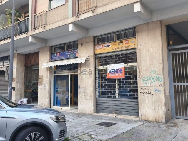 Locale Commerciale in vendita a Popilia, Calabria