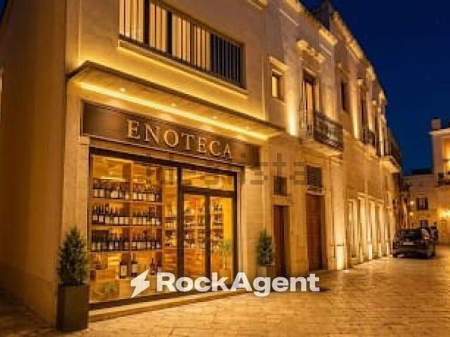 Locale Commerciale in vendita a Puglia, Lecce