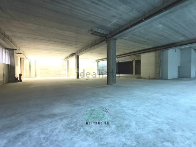 Locale Commerciale in vendita a Marche, Pesaro E Urbino