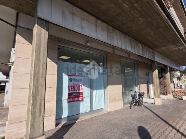 Locale Commerciale in vendita a Montesilvano, Abruzzo