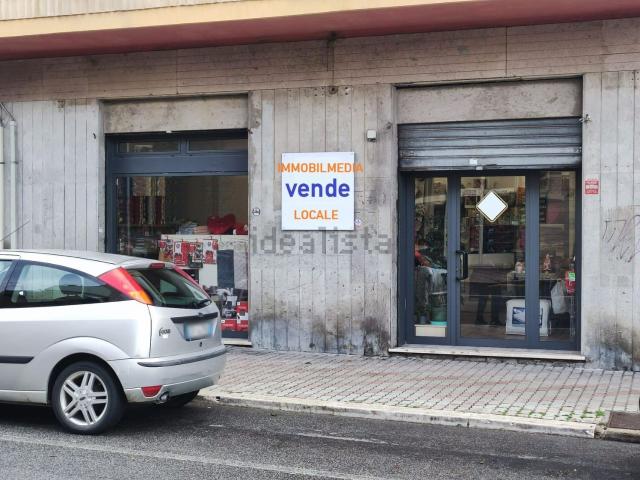 Locale Commerciale in vendita a Borgo Odescalchi, Civitavecchia