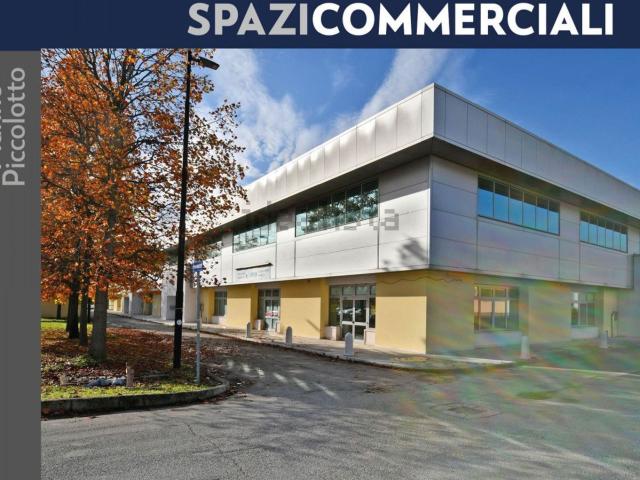 Locale Commerciale in vendita a Fonte, Asolo