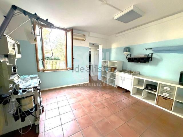 Locale Commerciale in vendita a Stazione Masotti, Serravalle Pistoiese