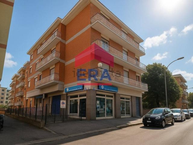 Locale Commerciale in vendita a Primavera, Roma Capitale