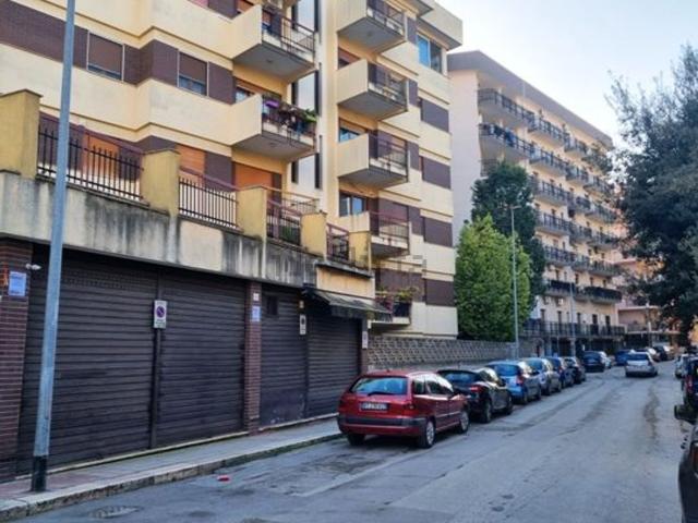 Locale Commerciale in vendita a Puglia, Barletta-andria-trani