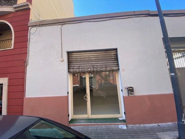 Locale Commerciale in vendita a Sant'Avendrace-Santa Gilla, Cagliari