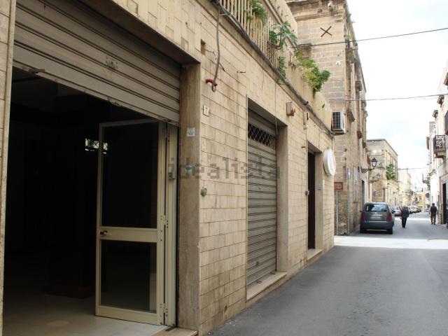 Locale Commerciale in vendita a Puglia, Brindisi