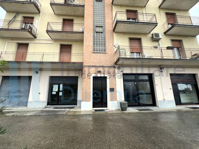 Locale Commerciale in vendita a Unione dei comuni Savena-Idice, Ozzano Dell'emilia