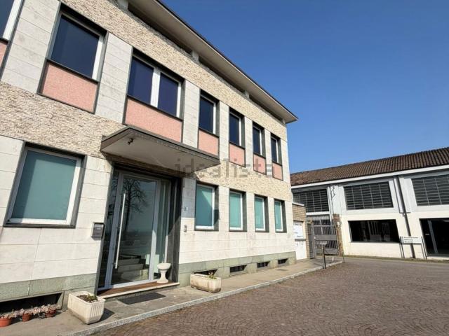 Locale Commerciale in vendita a Piemonte, Alessandria