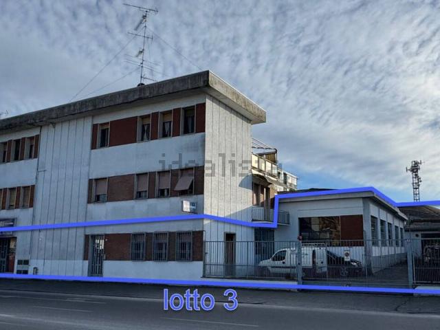 Locale Commerciale in vendita a Piemonte, Vercelli