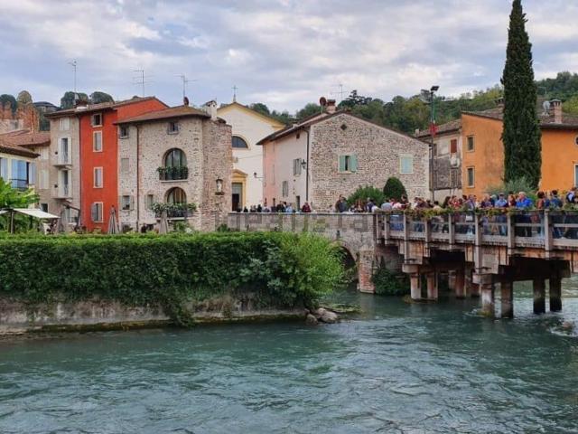 Locale Commerciale in vendita a Borghetto, Valeggio Sul Mincio