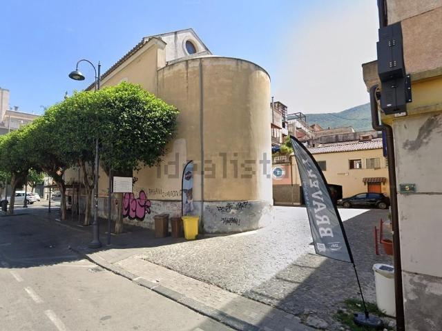 Locale Commerciale in vendita a Cicalesi, Nocera Inferiore