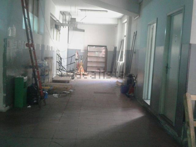 Locale Commerciale in vendita a Borgo-Sanzio, Catania