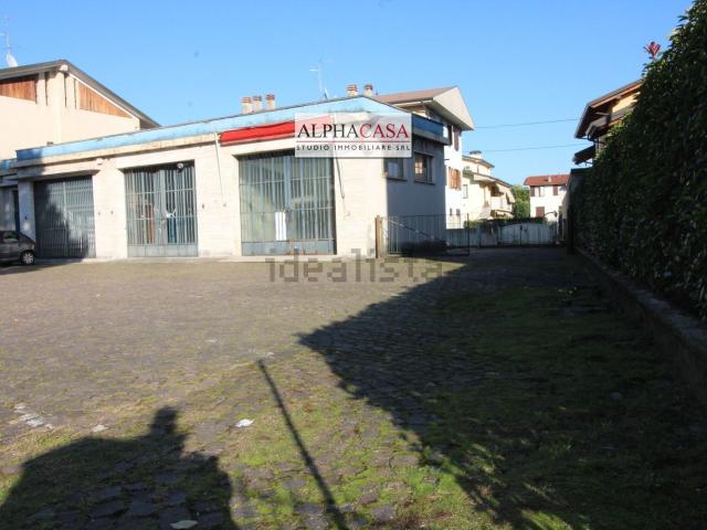 Locale Commerciale in vendita a Mariano al Brembo, Dalmine
