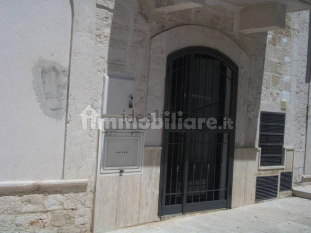 Locale Commerciale in vendita a Puglia, Bari
