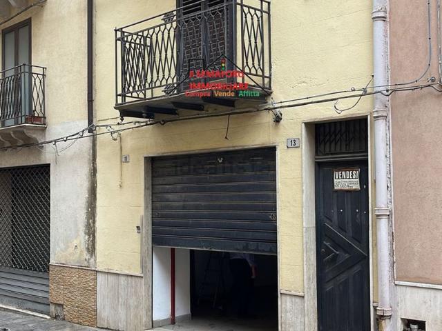 Locale Commerciale in vendita a Partinico, Sicilia