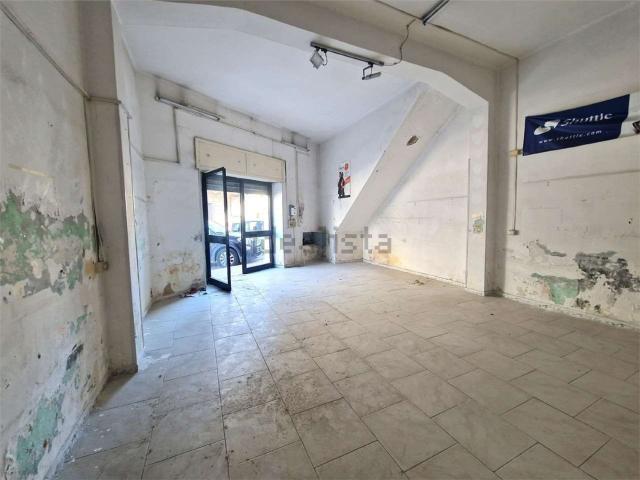 Locale Commerciale in vendita a Puglia, Taranto