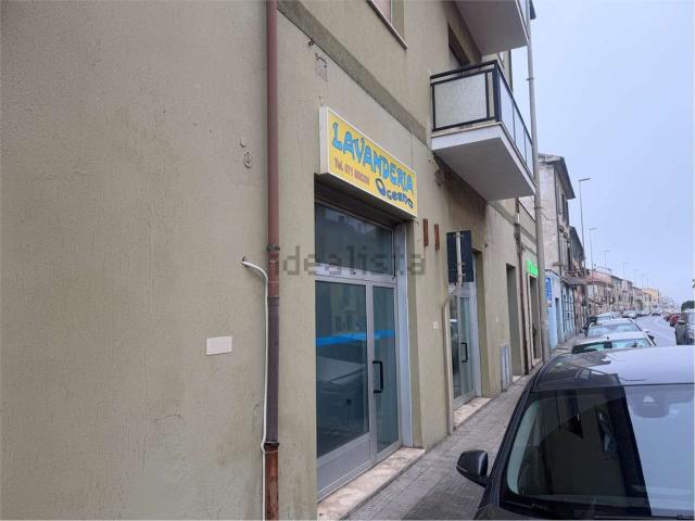 Locale Commerciale in vendita a Marche, Ancona