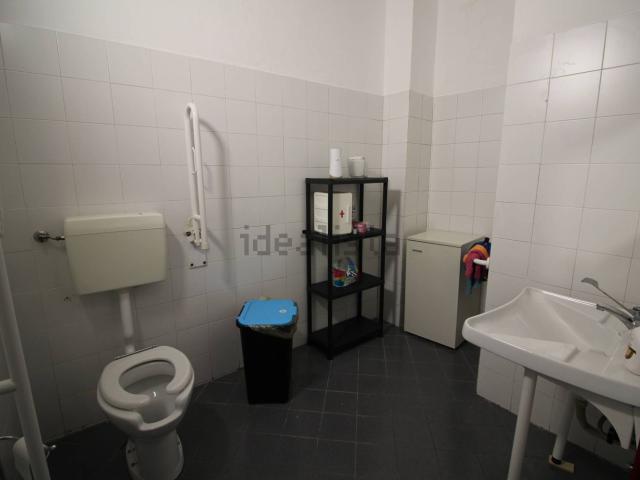 Locale Commerciale in vendita a Baracche, Trezzo Sull'adda
