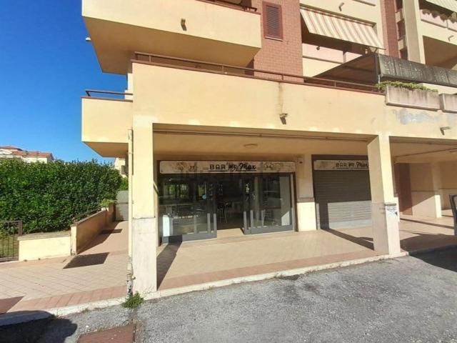 Locale Commerciale in vendita a Roma Capitale, Lazio