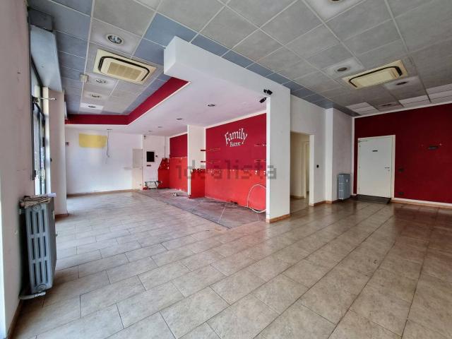 Locale Commerciale in vendita a Piemonte, Alessandria