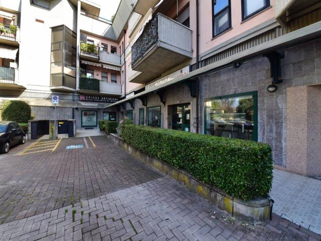 Locale Commerciale in vendita a Bovisio, Bovisio Masciago