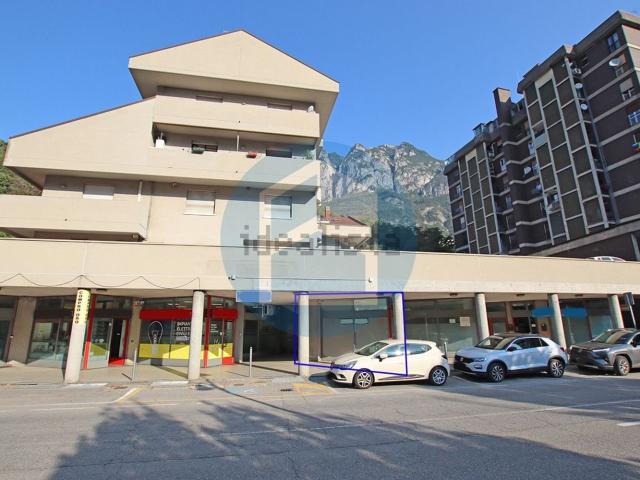 Locale Commerciale in vendita a Comunità montana della valle Camonica, Darfo