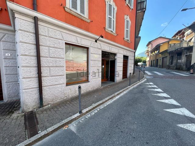 Locale Commerciale in vendita a San Fermo, Fiorano al Serio