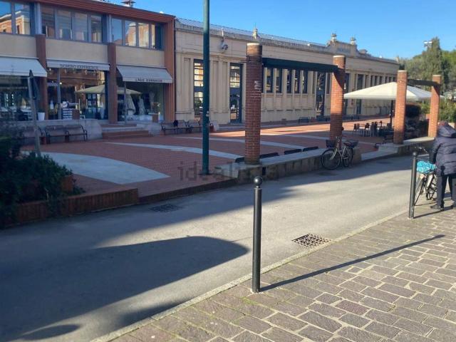 Locale Commerciale in vendita a Cattolica, Reggio Emilia