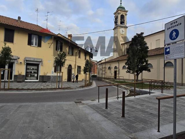 Locale Commerciale in vendita a Biassono, Lombardia
