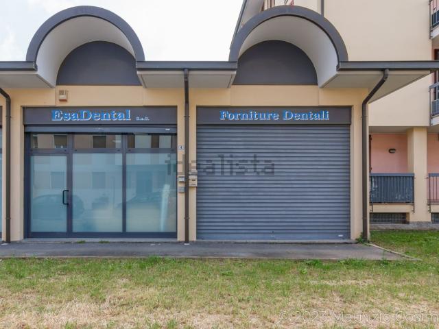 Locale Commerciale in vendita a Castelletto, Abbiategrasso