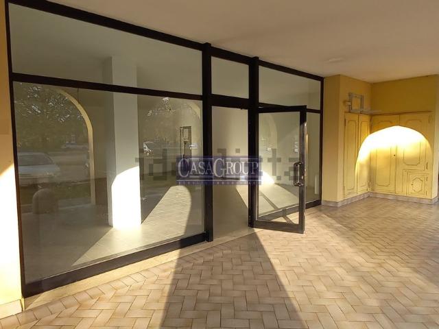 Locale Commerciale in vendita a Roncadelle, Lombardia