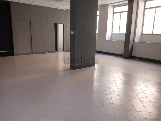 Locale Commerciale in vendita a Fiorenzuola d'Arda, Piacenza