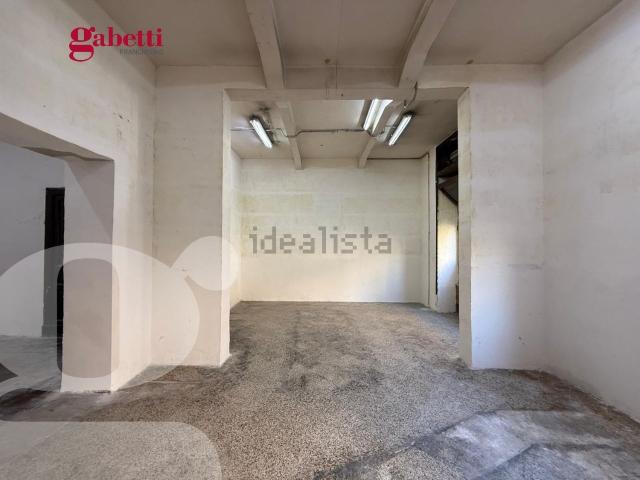 Locale Commerciale in vendita a Borgo-Sanzio, Catania