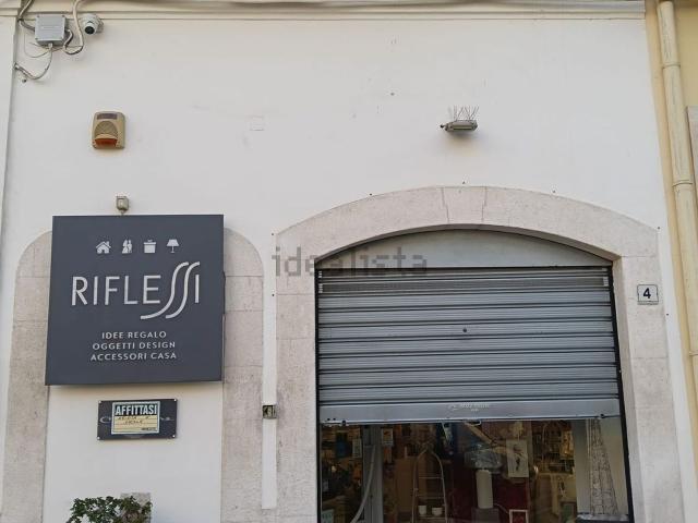 Locale Commerciale in vendita a Puglia, Bari