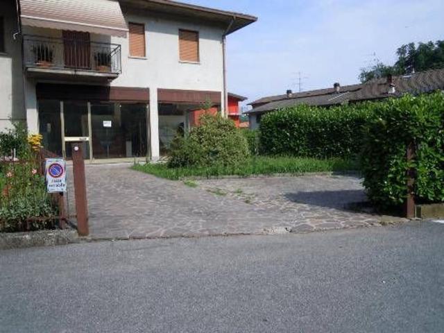 Locale Commerciale in vendita a Gandosso, Lombardia
