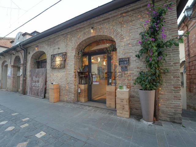Locale Commerciale in vendita a Unione di comuni Valmarecchia, Santarcangelo Di