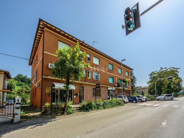 Locale Commerciale in vendita a Unione di comuni Terre di Castelli, Savignano Sul Panaro