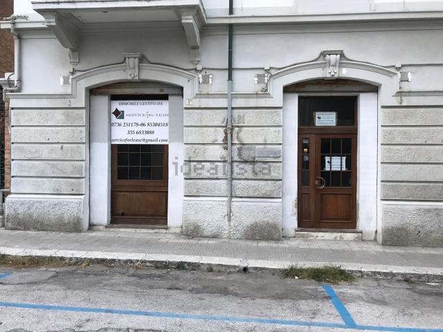 Locale Commerciale in vendita a Marche, Ancona