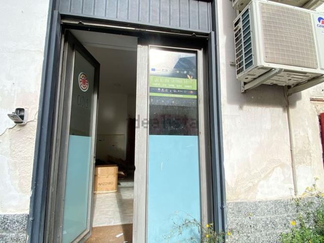 Locale Commerciale in vendita a Giugliano In Campania, Campania
