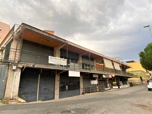 Locale Commerciale in vendita a Cisterna Faro, Roma Capitale